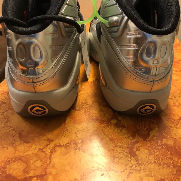 Reebok Question Mid Iverson x Illumination Minions - Picture 6 of 13
